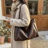 Bolsa Retrô de Grande Capacidade para Mulheres 2025 Novo Estilo Coreano Tendência Moda Nicho Bolsa de Ombro de Alto Valor Bolsa Tote para o Dia a Dia