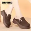 Chinelos Fechados Estilo Novo 2026, Antiderrapantes, Estilo Britânico Retrô, Confortáveis Sapatos Birkenstock, Versáteis e Fáceis de Usar, Meio Chinelos com Solado Macio para Uso Externo