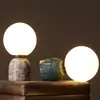 Lámpara de Mesa Pequeña Blanca Leche Nórdica Postmoderna Lámpara de Mesa Creativa Simple Moderna de Mesita de Noche Estudio Lámpara de Mesa de Mármol