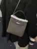 Bolso de Mano de Moda Nuevo Otoño e Invierno 2025 Transfronterizo Bolso de Mano de Nicho de Moda Bolso de Hombro Bolso Cruzado Casual Bolso Cubo