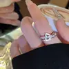 Anillo Geométrico Abierto de Metal con Circonita de Moda Personalidad Anillo de Dedo Índice de Gama Alta Estilo Frío de Nicho Joyería para Manos al por Mayor Mujeres