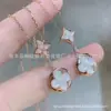 Casa del Burro Versión Alta Pulsera de Ágata Roja de Cinco Flores Cuatro Flores para Mujer Collar de Flor Antigua Chapado en Oro Rosa de 18k Lujo Ligero