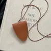 Colar Cordão com Clipe Magnético de Couro para Óculos de Sol Pendurado no Pescoço para Mulheres, Cordão com Clipe para Óculos, Corrente para Pendurar Decoração em Roupas de Pescoço, Acessório de Corrente para Suéter