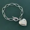Joia de Comércio Exterior de Luxo Leve Pulseira de Clipe de Papel Pingente em Formato de Coração Pulseira com Charms Prateada Exquisita Versátil para Homens