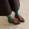 Sapatos Mocassins Estilo Britânico para Mulheres 2026 Primavera e Outono Novo Estilo Fivela de Metal Slip-On Moda Versátil Bico Redondo Salto Bloco Sapatos de Couro