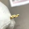 Versão de Luxo V-Gold Novo Bracelete, Colar com Monograma de Trevo de Quatro Folhas, Brincos de Madrepérola Naturais, Design Moderno de Flor Dupla de Luxo Leve