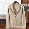 Cárdigan de punto de cachemira con cuello de traje para hombre, nuevo abrigo de otoño e invierno, de manga larga, versátil, cómodo, agradable para la piel, holgado y casual