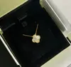 Collar de Trébol de Cuatro Hojas Versión de Alta Gama V-Gold con Diamantes, Artesanía de Precisión CNC, Baño Grueso de Oro de 18 Quilates, Regalo de Trébol de la Suerte para Novia