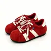 Zapatos Deportivos de Entrenamiento Casuales Alemanes de Venta Caliente para Mujer 2026 Verano Nuevos Retro Rojos Zapatos Deportivos Moda Suela Plana Bloque de Color Zapatos Individuales