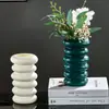 Jarrón de Plástico Creativo Nórdico Decoración para Sala de Estar en Casa Flor Seca Arreglo Floral Resistente a Caídas Cerámica de Imitación Transfronterizo Caliente Jarrón
