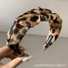 Estilo Coreano Nova Celebridade da Internet Vintage Estampa de Leopardo Xadrez Nó Central Faixa de Cabelo Doce Larga com Cruz Presilha de Cabelo Faixa de Cabelo