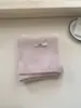 Conjunto de Dos Piezas de Bufanda y Guantes para Mujer Invierno 2025 Nuevo Blanco Tejido de Lana Engrosado Bufanda Versátil Cálida para Ropa de Trabajo