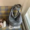 2026 Primavera Temprana Nuevo Bolso de Axila Artístico de Nicho Bolso Tote de Gran Capacidad Bolso de Mano para Estudiantes y Viajeros Frecuentes Bolso de Hombro