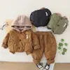 Conjunto de Otoño-Invierno para Niños 2026 Nuevo Dibujo Animado Chaqueta con Forro de Polar para Niños Conjunto de Dos Piezas Ropa de Invierno para Bebé Moda al por Mayor