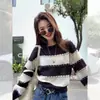 Suéter de punto hueco a rayas grises estilo coreano para mujer, principios de primavera, petite, corto, top de manga larga para usar en capas