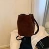Bolsa Bucket Casual Feminina 2026 Nova Outono/Inverno Design de Nicho Fosca Retro Moda Ombro Transversal