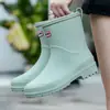 Botas de Lluvia de Moda Transfronterizas para Mujer Moda Japonesa y Coreana Suela Gruesa Antideslizantes de Goma Combinan con Todo Impermeables Botas de Lluvia Zapatos de Agua para Mujer