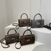 Bolsa de Ombro Estampada de Leopardo Estilo Hong Kong Nova Verão 2025 Bolsa de Braço Ocidental Simples na Moda Bolsa Transversal Bolsa Transversal Personalizada