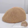 Estilo Novo Primavera e Verão Design de Nicho Personalizado Chapéu de Crochê Feito à Mão com Furos e Pérolas, Leve e Respirável Chapéu de Bico de Pato para Mulheres