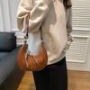 Bolso pequeño portátil retro texturizado para mujer 2024 otoño nuevo ins bandolera versátil popular de moda de este año