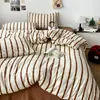 Capa de chão lençol de cama capa de edredom fronha conjunto de três peças para uma pessoa dormitório estudantil roupa de cama listras de blocos de cor coreanas universal para quatro estações novo