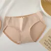 Ropa interior de color nude liso estrictamente seleccionada para mujer, de cobertura completa en la cadera, cómoda, alta elasticidad, calzones de algodón ligero, ropa interior con adherencia a la piel.