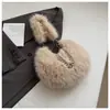 Bolsa Tote de Pelúcia Estilo Ocidental para Mulheres 2025 Nova Tendência Estilo Coreano Grande Capacidade Bolsa de Ombro Doce Peluda Bolsa Transversal