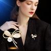 Elegante Broche de Lazo de Nácar Natural Chapado en Oro Cobre, Exquisito Corsage de Alta Gama para Mujer, Elegantes Accesorios para Pin de Solapa