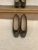 Encuentro Primero Temporada Estilo Retro Cuadrado Pequeño Puntera Moño Zapatos Planos de Ballet para Mujer 2026 Nuevo Estilo Suave para Combinar con Faldas