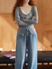 Camiseta Gris de Cuello en V Falsa Dos Piezas Estilo Francés 2025 Otoño Nuevo Casual Perezoso Empalmado Cárdigan de Manga Larga