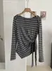 KEKEZOON Camiseta de Manga Larga Ajustada de Color Sólido con Hombros Descubiertos Irregular y Corbata con Collar para Mujer 8869