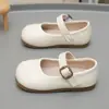 Sapatos Casuais de Couro para Meninas Verão 2025 Novos Sapatilhas Infantis Sapatos Versáteis da Moda para Meninas Pequenas Sapatos de Caminhada Princesa