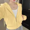 Chaqueta corta color gris carbón para mujer, sudadera fina estilo coreano de otoño, top ajustado, atuendo de principios de otoño, nueva ropa para mujer 2026