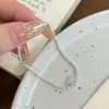 Elegante Pulseira Estilo Coreano com Design de Peixe Koi e Gatinho, Apresentando Fragmentos de Prata, Joia Artesanal para Mulheres, Acessório Versátil