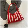 Bolsa de Malha Vazada Super Popular para Mulheres 2025 Nova Moda Versátil Bolsa Transversal Bolsa de Ombro Sob o Braço Bolsa Tote