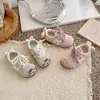 Zapatillas de niña estilo coreano, nuevas zapatillas de entrenamiento ligeras para niños de primavera y otoño, zapatillas para bebé de suela suave, zapatos casuales para niñas pequeñas