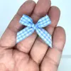 Al por mayor En stock Lazos de Cinta Cuadros Pequeños de 1 cm para Lencería, Zapatos, Sombreros, Accesorios de Ropa Infantil, Flores de Lazo Hechas a Máquina
