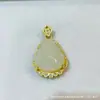 Directo del fabricante: colgante de jade Hetian natural, plata antigua S925 con baño de oro, collar con símbolo de la paz incrustado de jade, venta al por mayor para regalos