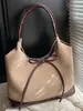 Bolsa de Mão com Laço Moda Retrô Feminina 2025 Nova Bolsa de Mão Fosca de Grande Capacidade Bolsa de Axila de Alto Valor