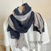 Bufanda nueva de algodón y lino, tacto degradado azul, bufanda de otoño e invierno, chal largo plisado estampado retro versátil para mujer