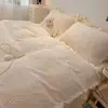 Estilo Renda Estilo Princesa Esculpido Leite Fleece Conjunto de Quatro Peças Totalmente Fosco Espessado Quente Adicionado Capa de Edredom Fleece Estilo Creme Lençol de Cama