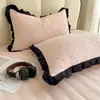 Conjunto de lençol de algodão lavado com bolinhas rosa estilo Hepburn, conjunto de quatro peças, conjunto de capa de edredom com renda, conjunto de cama de três peças
