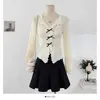 Suéter de Tricô com Gola V e Laço Franzido de Manga Longa para Mulheres, Design de Outono, Slim Fit, Top Camisa com Base Dividida