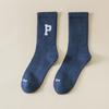 Añadir medias de terciopelo calcetines con letra p medias para mujer engrosadas otoño e invierno Red popular con pantalones de tiburón ins moda fábrica al por mayor