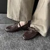 Sapatos Mary Jane de Couro com Laço de Pele de Ovelha 2026 Primavera Salto Baixo Bico Arredondado Couro Genuíno Fivela Corte Profundo Sapatos de Salto Único para Mulheres