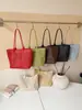 Bolso de Mano Tejido Hueco para Mujer 2026 Nuevo Estilo Francés Estilo Perezoso Gran Capacidad Bolso de Hombro Cruzado Versátil para Verano