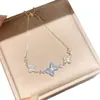 Pulsera de Flor de Zircón con Mariposa Estilo Pastoral para Mujer, Exquisita Pulsera de Nicho de Gama Alta, Joyería de Mano Simple y Versátil al por Mayor