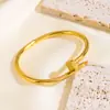 Europa e Estados Unidos venda quente moda pulseira de ouro de aço inoxidável não é fácil de desbotar joias de aço inoxidável 18K pulseiras de ouro