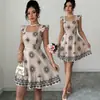 Vestido curto estampado xadrez bege cáqui retrô de manga bufante com decote quadrado e design que afina a cintura, transfronteiriço europeu e americano da Amazon 2026