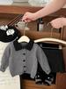 Conjunto de Cardigan de Tricô e Saia Plissada Estilo Preppy para Meninas Outono e Inverno Novo Estilo Roupa Infantil Estilo Coreano